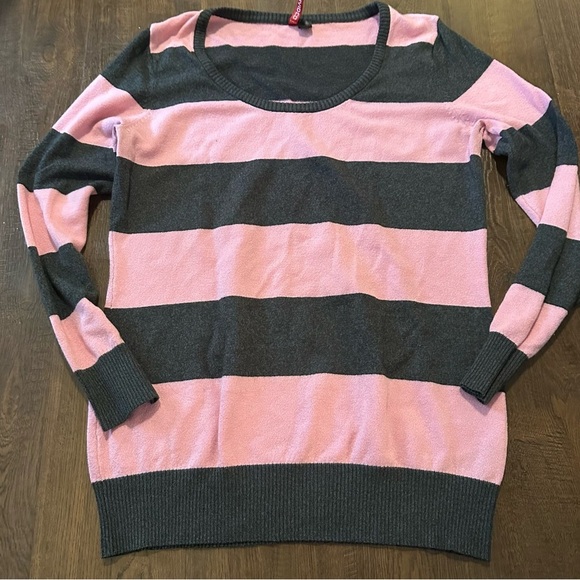 Divided Sweaters - H&M Pink & Gray Striped Scoop-neck Y2K Sweater